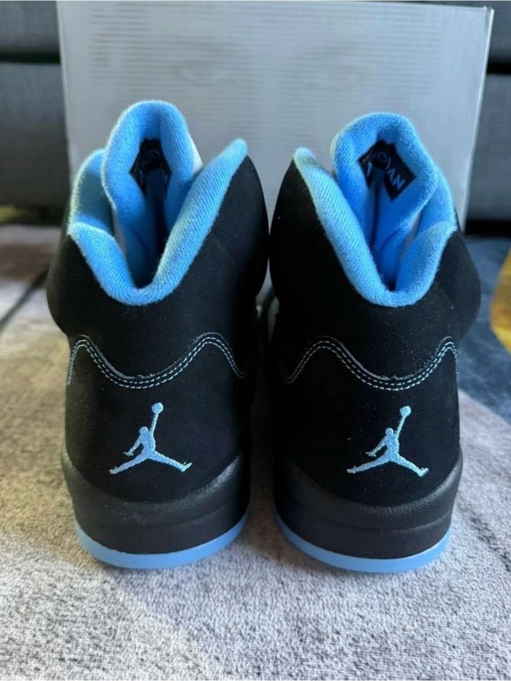 Jordan 5 UNC black